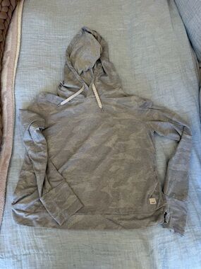 Vuori halo modern hoodie